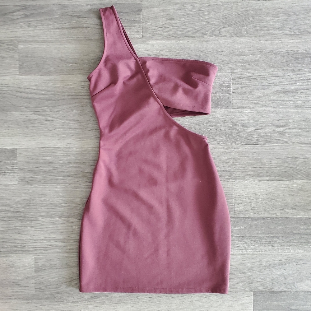 Tobi One-Shoulder Cutout Mini Dress in Mauve Pink